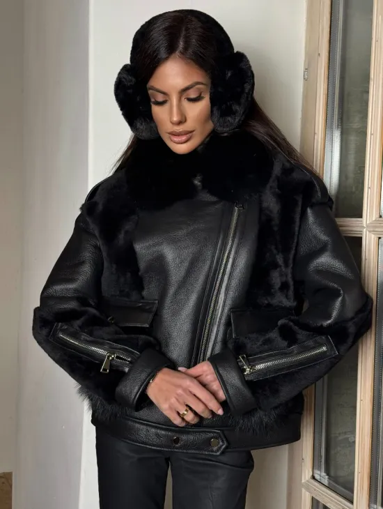 Черная дубленка на молнии с меховым воротником из финского песца