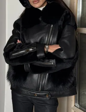 Черная дубленка на молнии с меховым воротником из финского песца