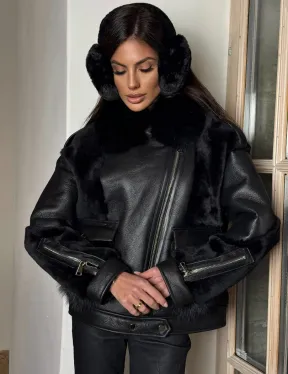 Черная дубленка на молнии с меховым воротником из финского песца