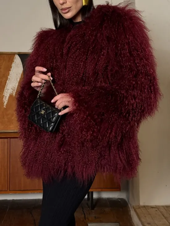 Шуба из меха ламы цвет Burgundy