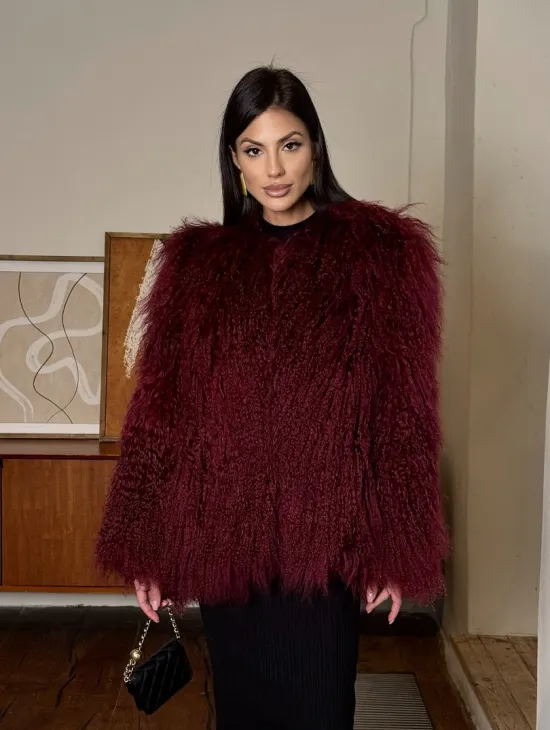 Шуба из меха ламы цвет Burgundy