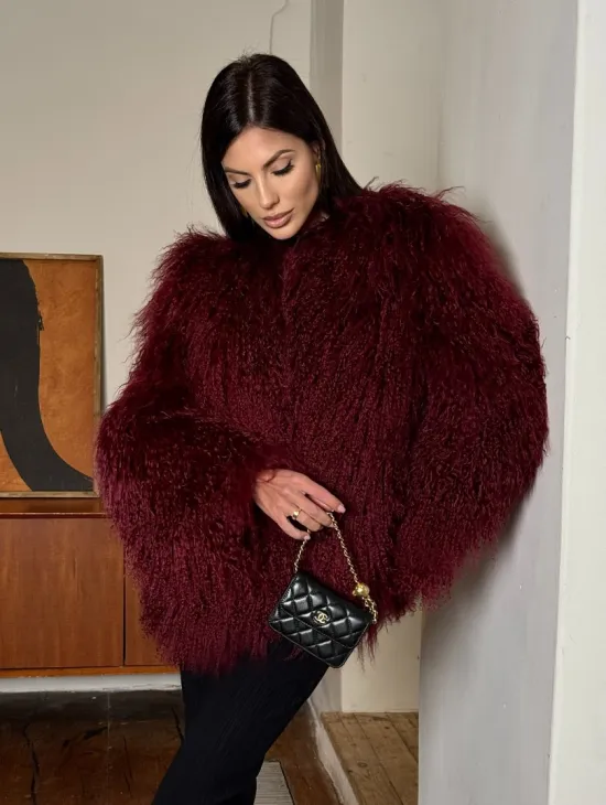Шуба из меха ламы цвет Burgundy