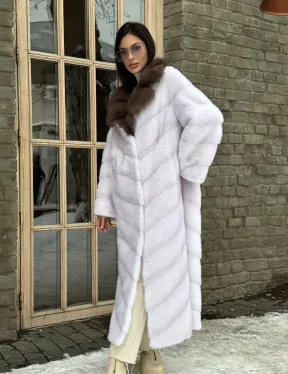 Длинная прямая норковая шуба с воротником из меха куницы цвет паломино