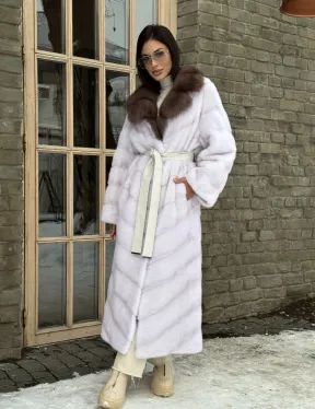 Длинная прямая норковая шуба с воротником из меха куницы цвет паломино