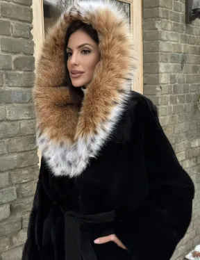 Черная длинная шуба из норки с капюшоном из меха рыси