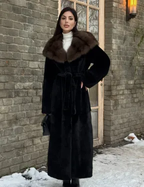 Длинная норковая шуба из норки Blackglama с капюшоном из меха куницы