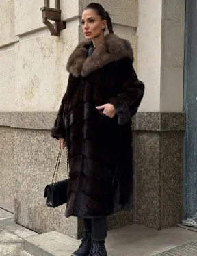 Удлиненная норковая шуба с капюшоном куница, цвет горький шоколад
