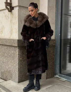 Удлиненная норковая шуба с капюшоном куница, цвет горький шоколад