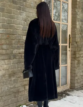 Шикарное норковое кимоно с английским воротником в черно-синем цвете