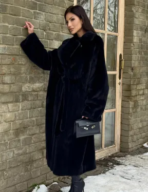 Шикарное норковое кимоно с английским воротником в черно-синем цвете
