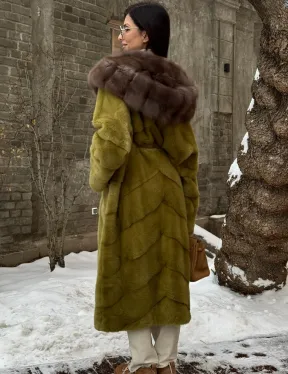 Шуба норковая с капюшоном из натурального меха куницы - цвет оливковый
