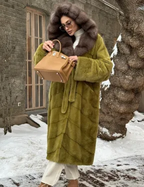 Шуба норковая с капюшоном из натурального меха куницы - цвет оливковый