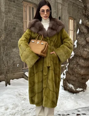 Шуба норковая с капюшоном из натурального меха куницы - цвет оливковый