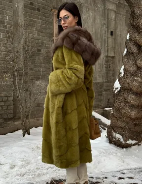 Шуба норковая с капюшоном из натурального меха куницы - цвет оливковый