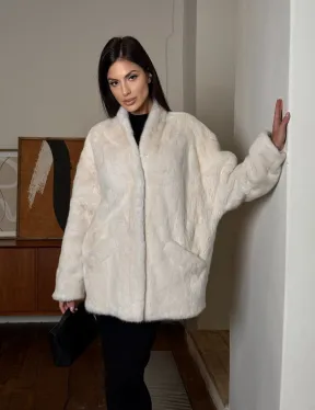 Светлый норковый полушубок жакет с V-образным воротником