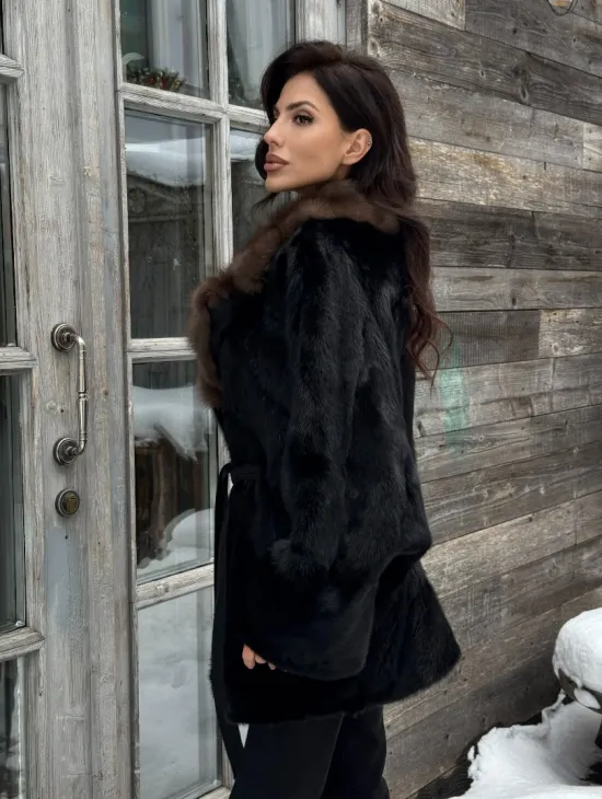 Черная шуба из норки с английским воротником из куницы