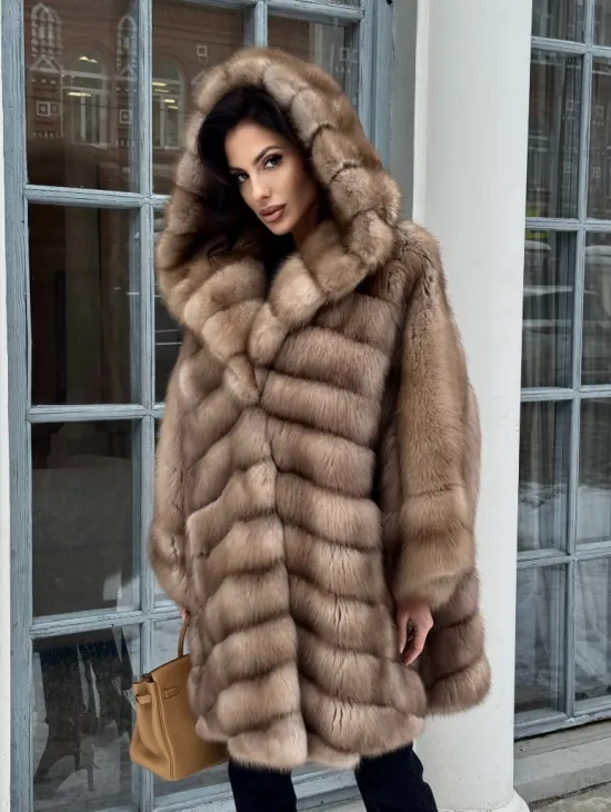 Шуба из меха куницы «летучая мышь»