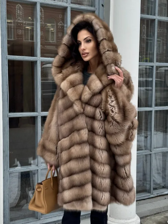 Шуба из меха куницы «летучая мышь»