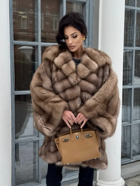 Шуба из меха куницы «летучая мышь»