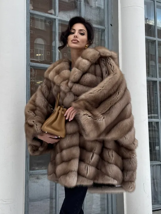 Шуба из меха куницы «летучая мышь»