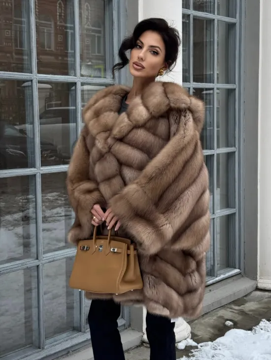 Шуба из меха куницы «летучая мышь»