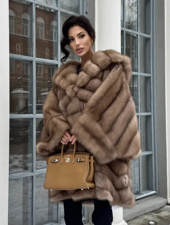 Шуба из меха куницы «летучая мышь»