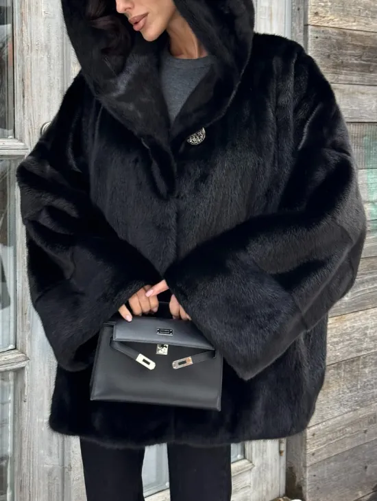 Черная зимняя шуба из меха норки Nafa mink с капюшоном - автоледи