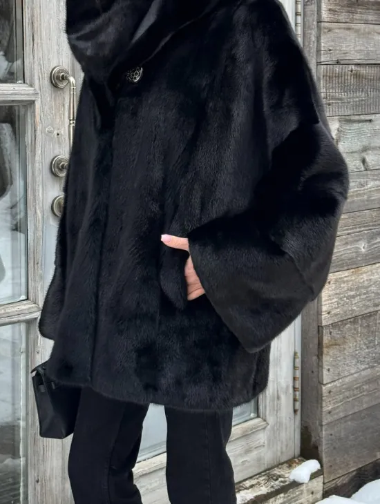 Черная зимняя шуба из меха норки Nafa mink с капюшоном - автоледи