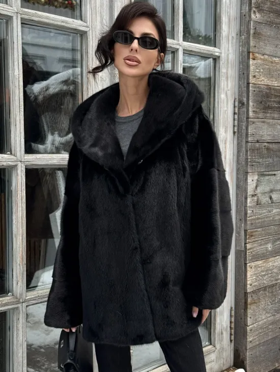 Черная зимняя шуба из меха норки Nafa mink с капюшоном - автоледи