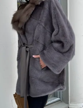 Полушубок летучая мышь из норки с воротником из куницы - цвет графит