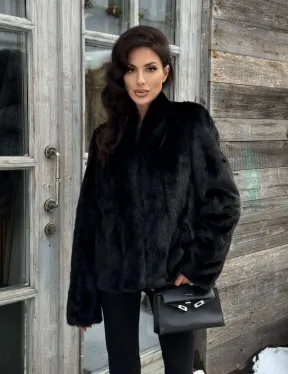 Черный короткий меховой жакет - полушубок с V-образным воротником