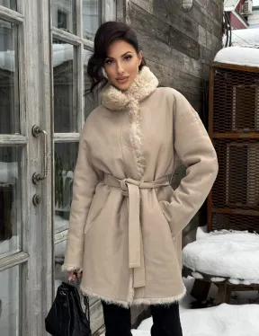 Двухсторонняя женская шуба - дубленка из меха испанского тиградо в бежевом цвете