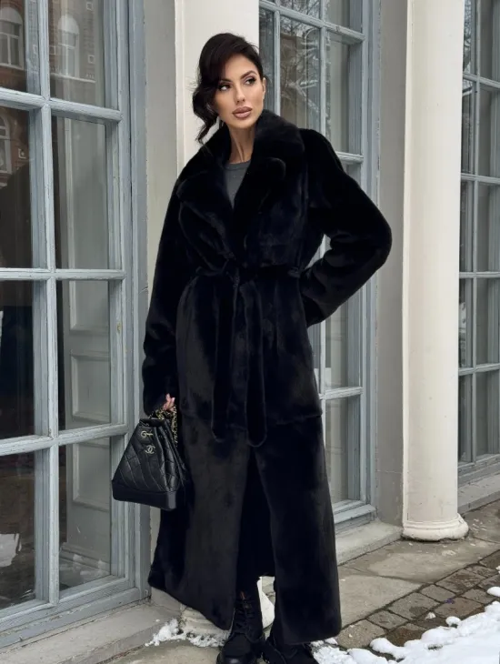 Классическая шуба из норки Blackglama с английским воротником и боковыми шлицами