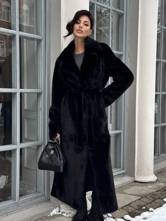 Классическая шуба из норки Blackglama с английским воротником и боковыми шлицами