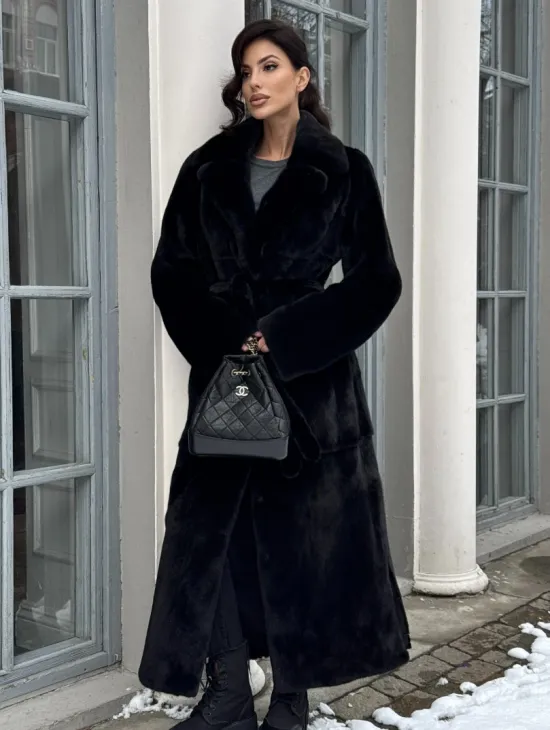 Классическая шуба из норки Blackglama с английским воротником и боковыми шлицами