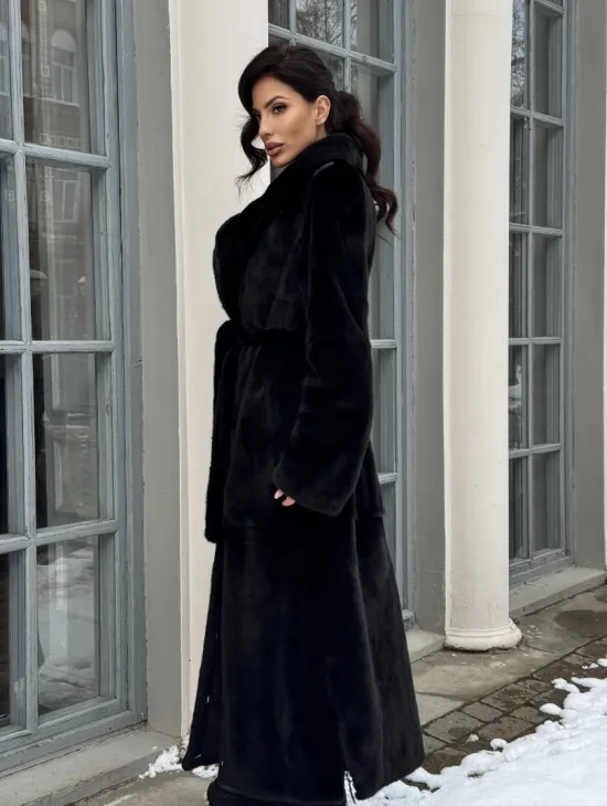 Классическая шуба из норки Blackglama с английским воротником и боковыми шлицами