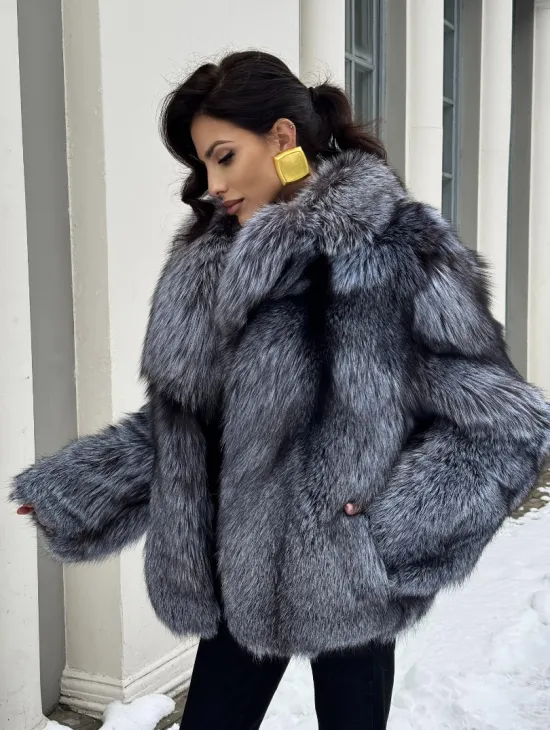 Короткий женский полушубок из чернобурки английский воротник