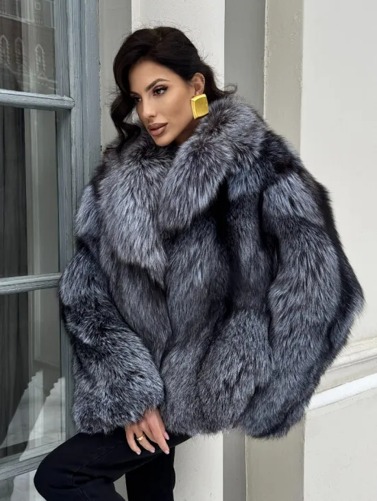 Короткий женский полушубок из чернобурки английский воротник