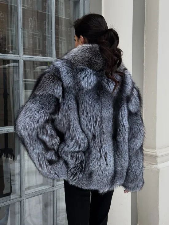 Короткий женский полушубок из чернобурки английский воротник