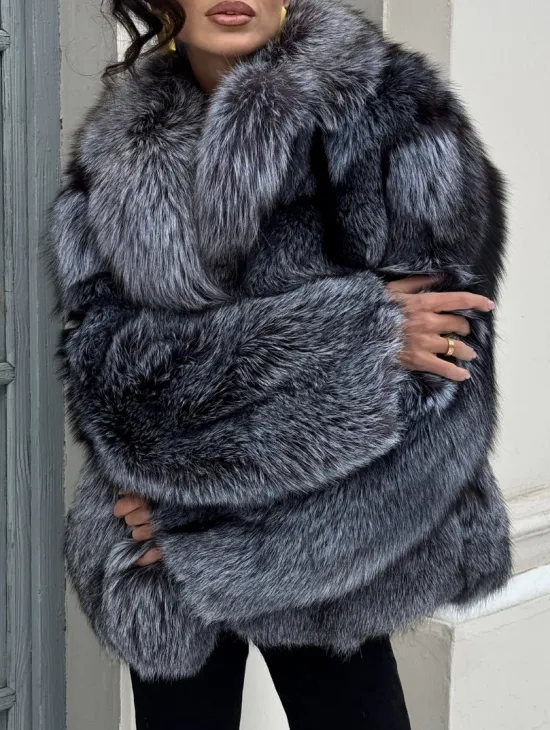 Короткий женский полушубок из чернобурки английский воротник