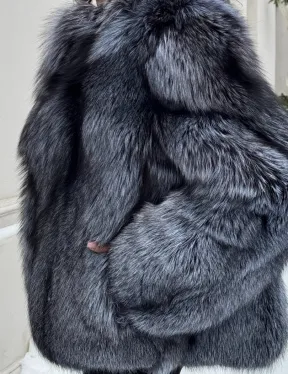 Короткий женский полушубок из чернобурки английский воротник