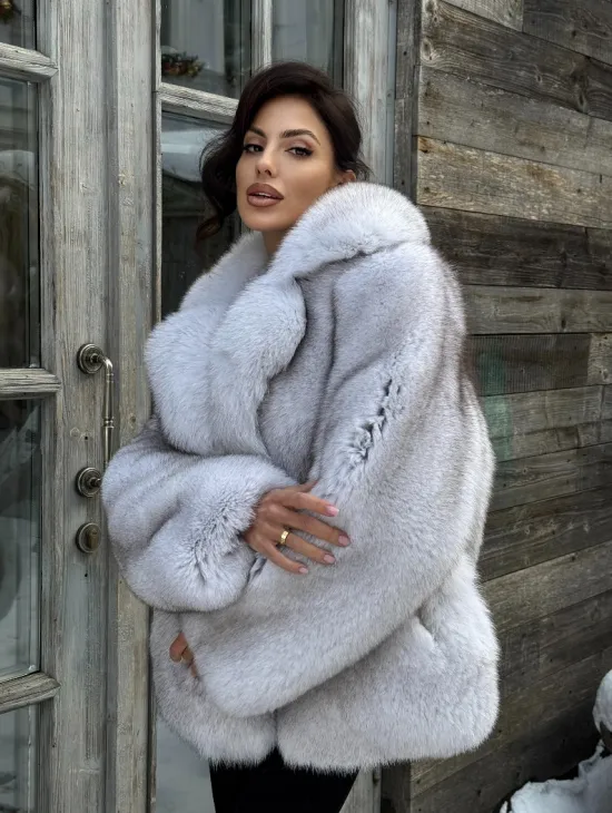 Шуба из финского песца с английским воротником - колотый лёд