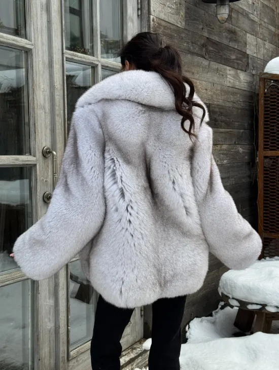 Шуба из финского песца с английским воротником - колотый лёд