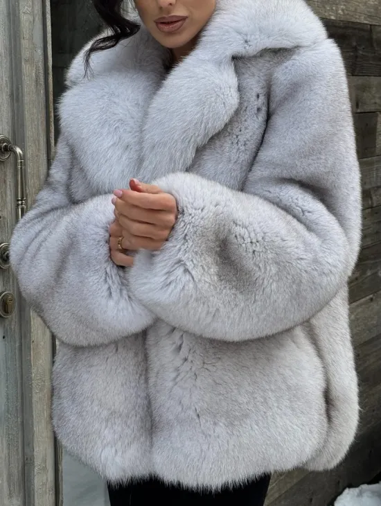 Шуба из финского песца с английским воротником - колотый лёд