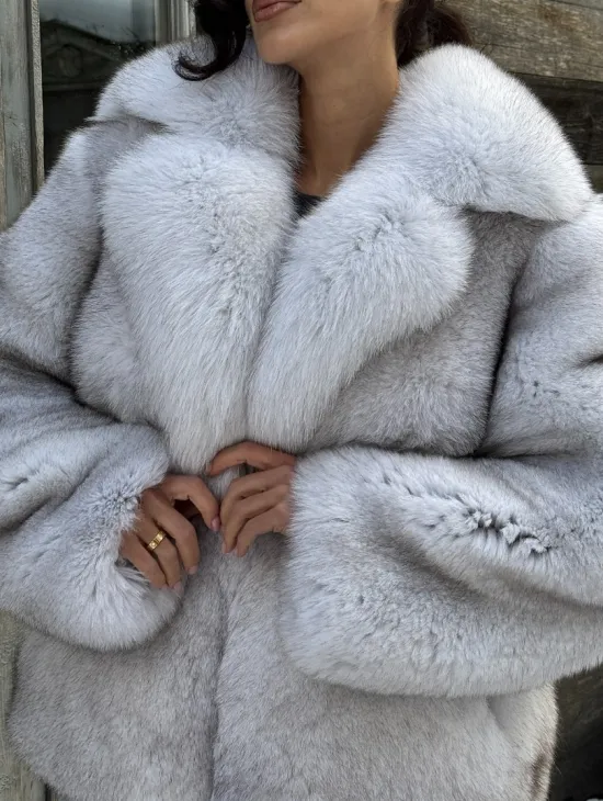 Шуба из финского песца с английским воротником - колотый лёд