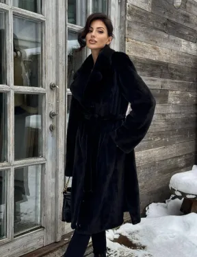 Шуба прямого кроя из норки Blackglama средней длины с меховым поясом