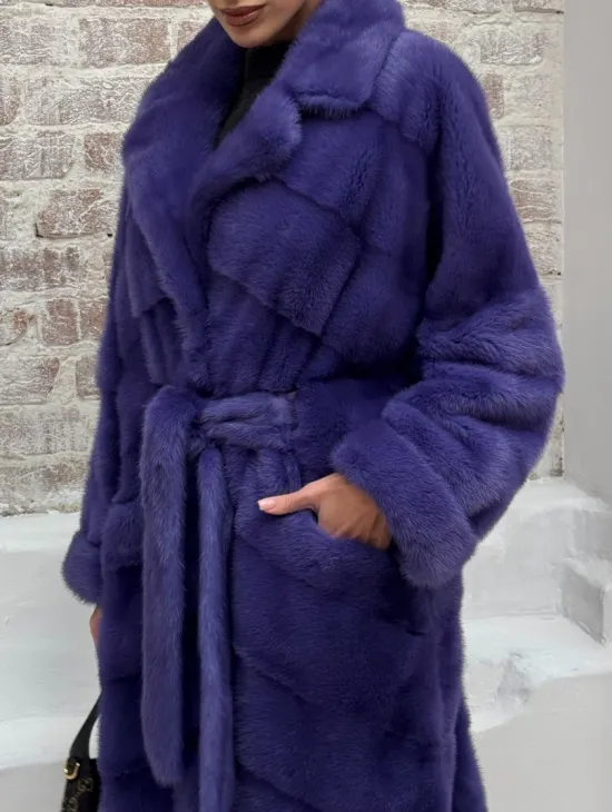 Норковая шуба кимоно с английским воротником в фиолетовом цвете