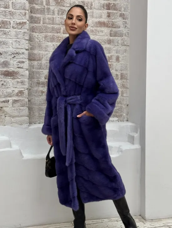 Норковая шуба кимоно с английским воротником в фиолетовом цвете