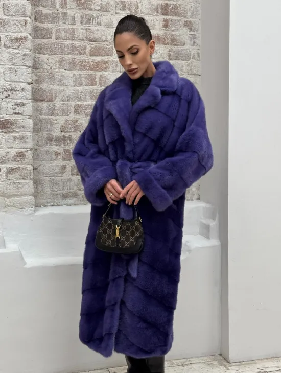 Норковая шуба кимоно с английским воротником в фиолетовом цвете