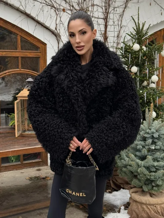 Черная короткая шуба - дубленка из испанской овчины «Тиградо»